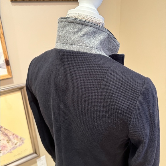 Preppy Navy Banana Republic Blazer - Picture 5 of 9